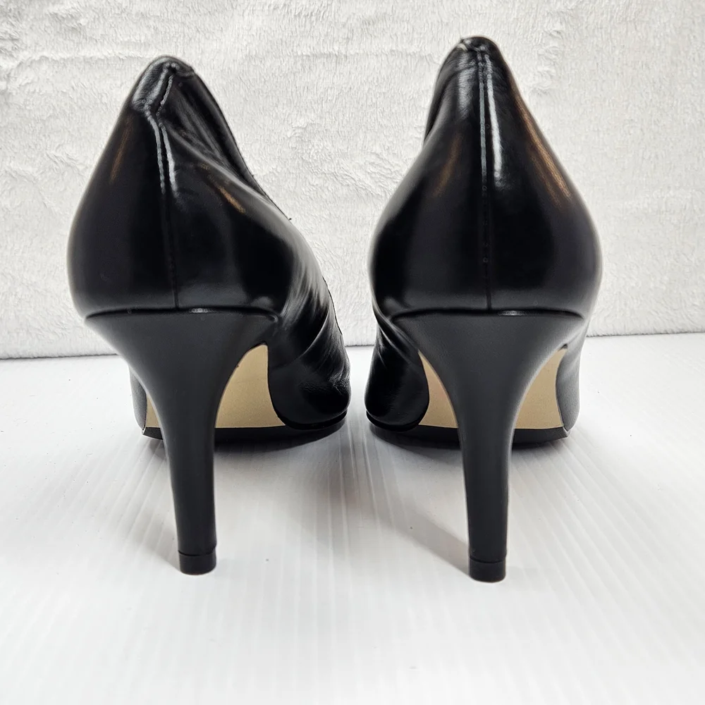 Cole Haan Black Leather Pointed Toe Heels Size 9AA Narrow Classic Pumps